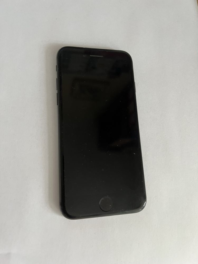 Продам iphone 7, 32gb, в отличном состояние