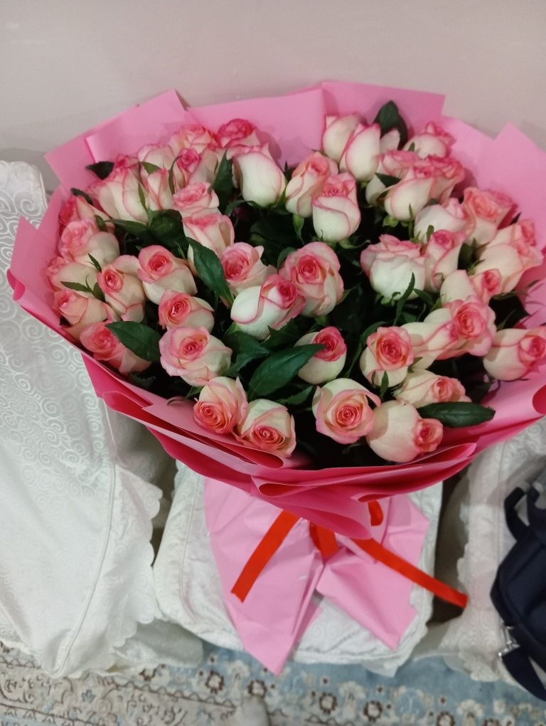Цветы Роза голландские