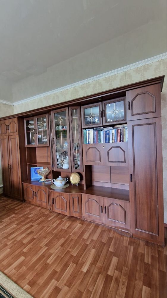 Стенка для гостиной , шикарная стенка