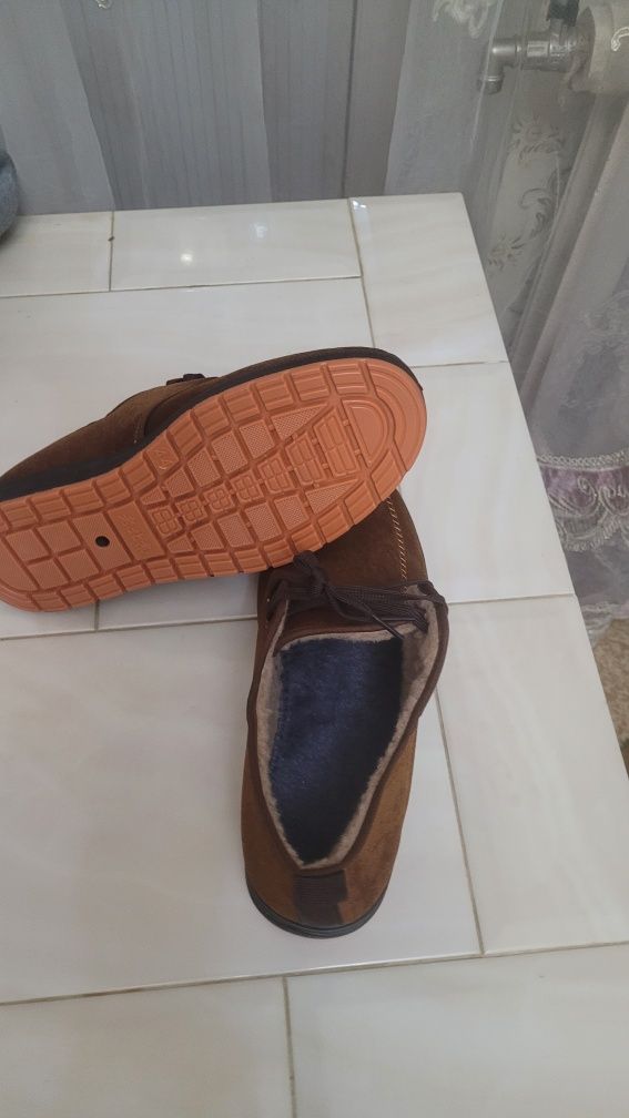Продам мужские туфли -макасы