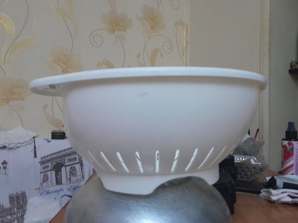 Продам кастрюлю ,