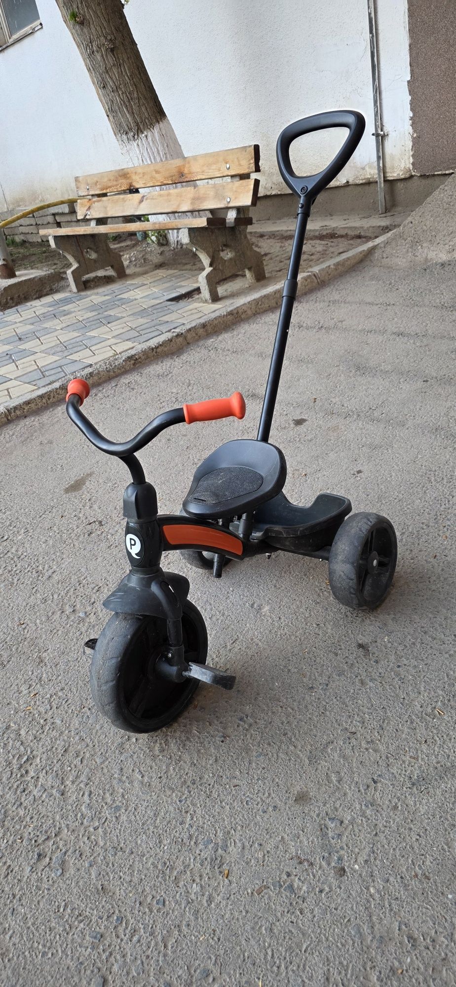 Продам трёхколёсный велосипед