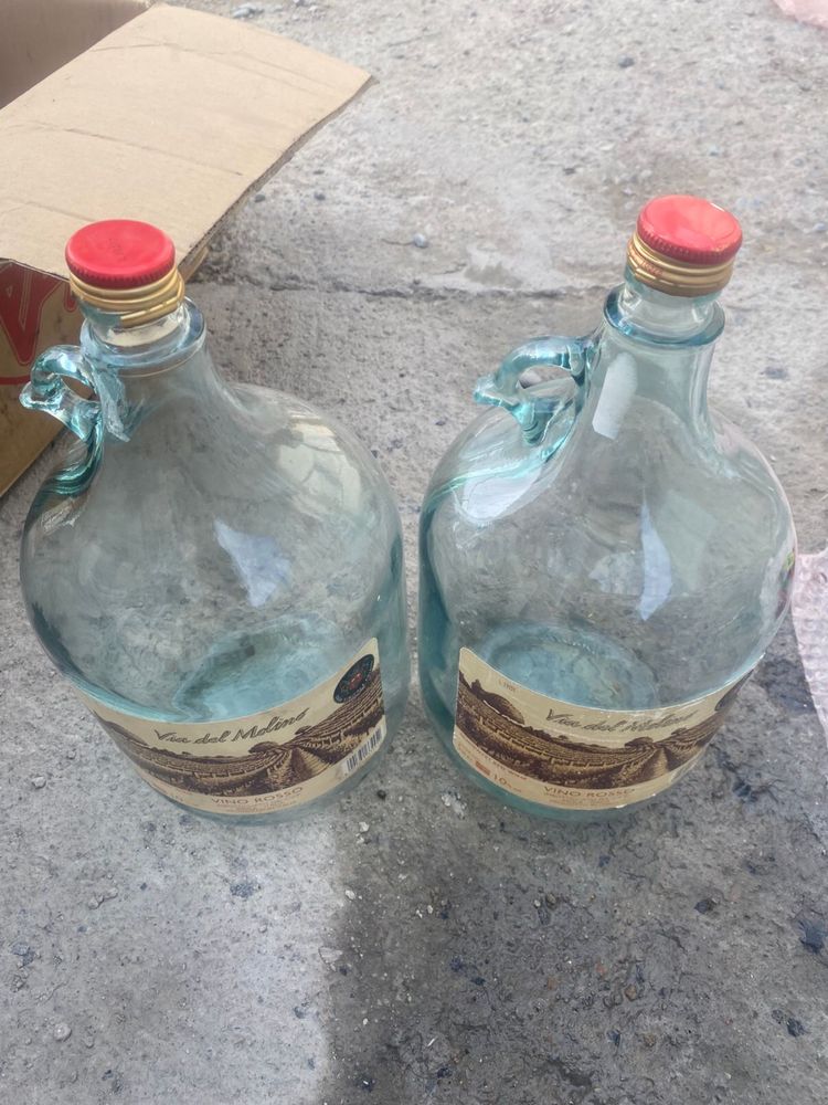 Продам детскую машину, корзину и банки