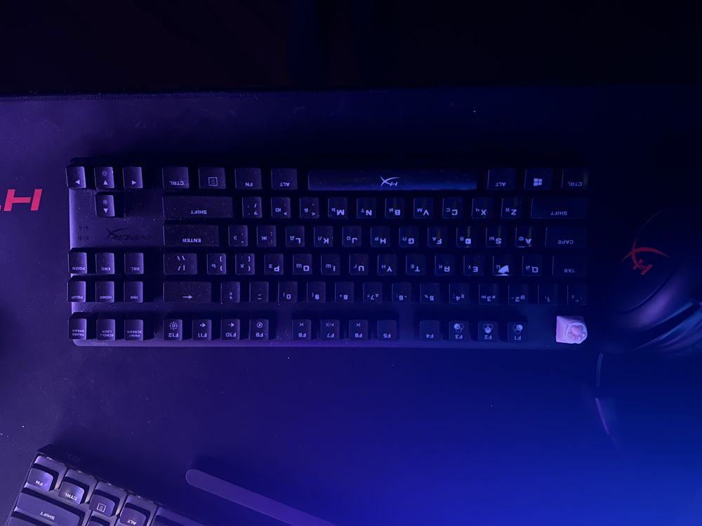 СРОЧНО продаю клавиатуру hyperx ПОЧТИ ДАРОМ