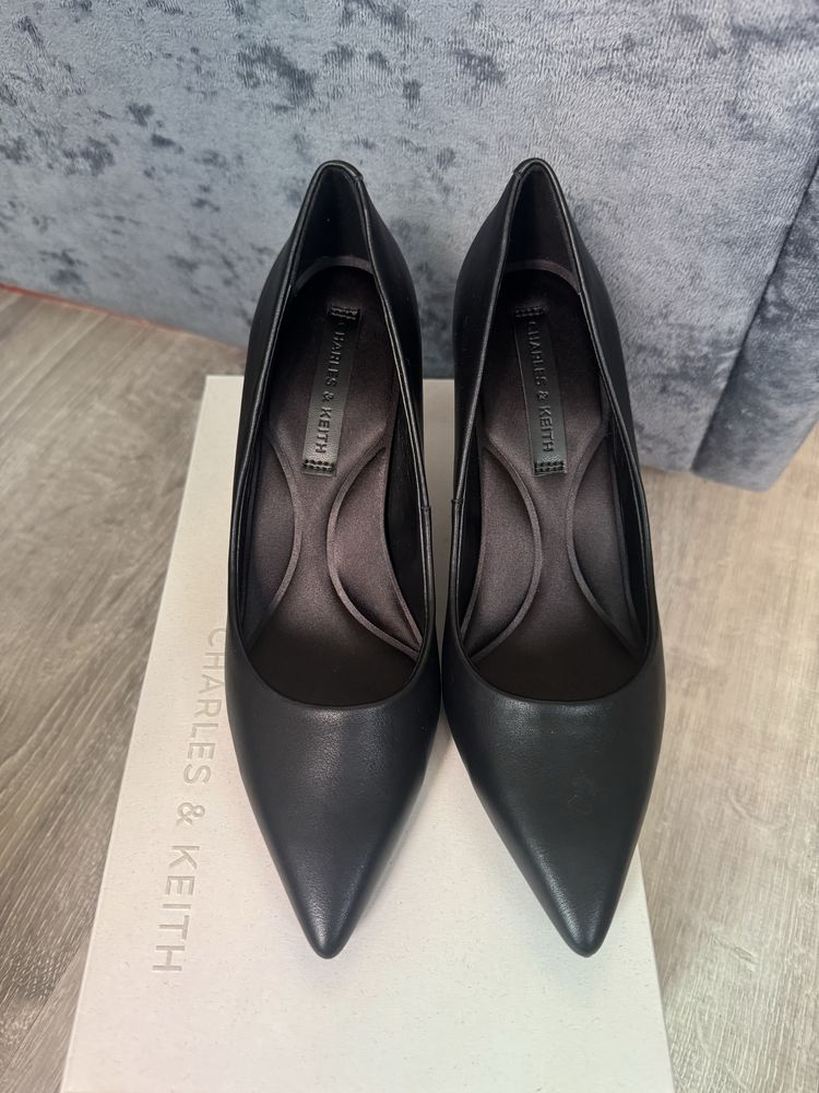 Туфли charles&keith