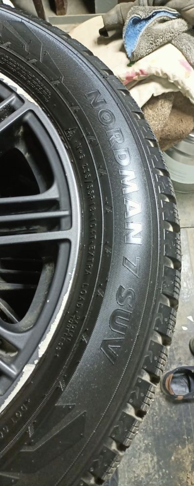 Продам зимнюю шину в комплекте р18 на тойоту
