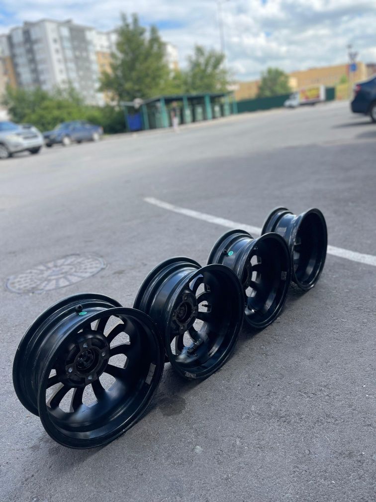 Продам диски  легкосплавные на 13. Производство Турция.