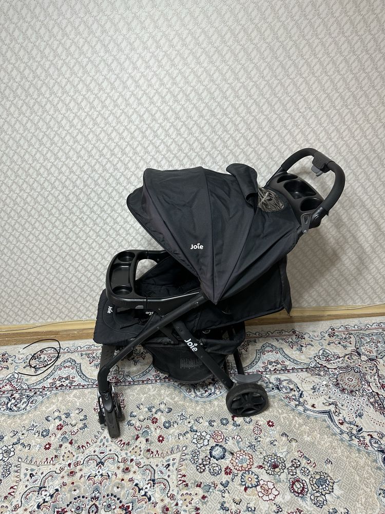 Продаю отличную детскую коляску