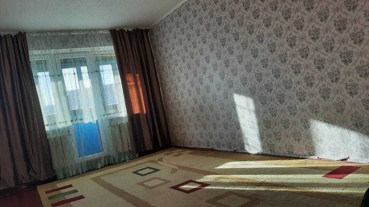 Продаю 1 комнатную квартиру по Момышулы (2 мкр ) 5/5 эт