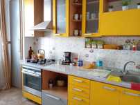 2-х комнатная квартира 63 кв.м , 2/3 этаж, Азаттык 15