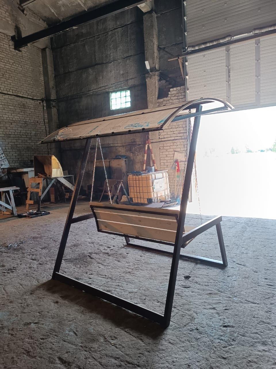 Продам надёжные металлические качели