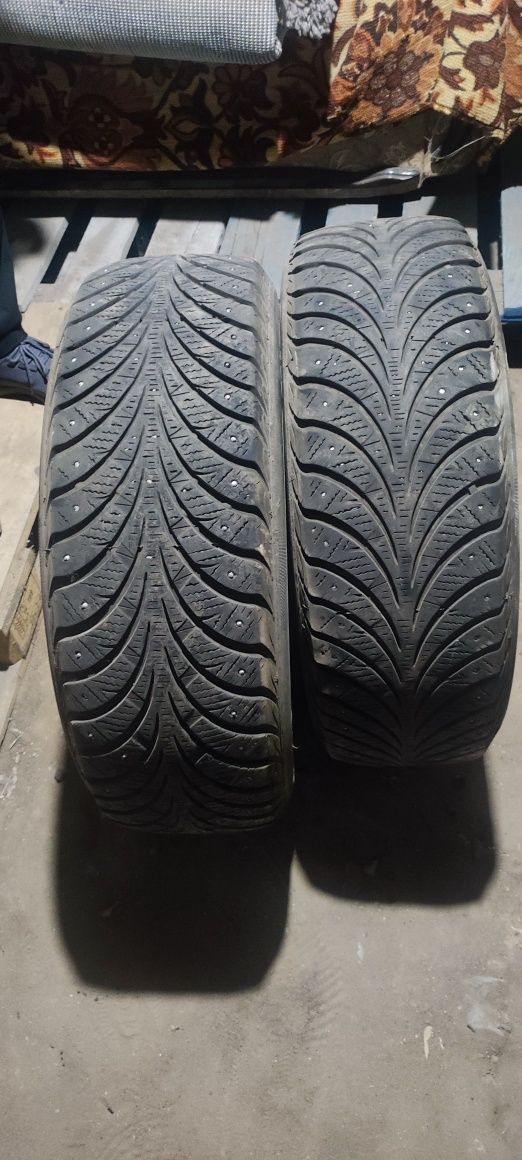 Продам резину зима 195/65/15