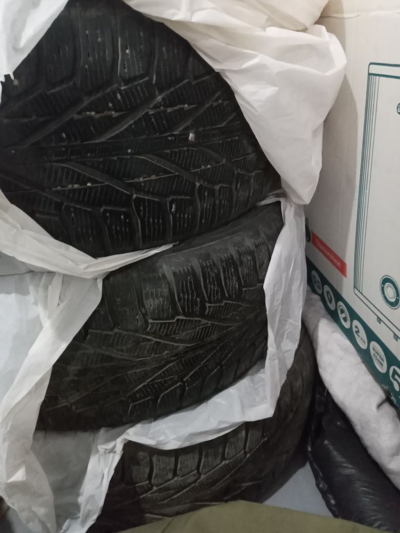 Зимние шины 285/50r20