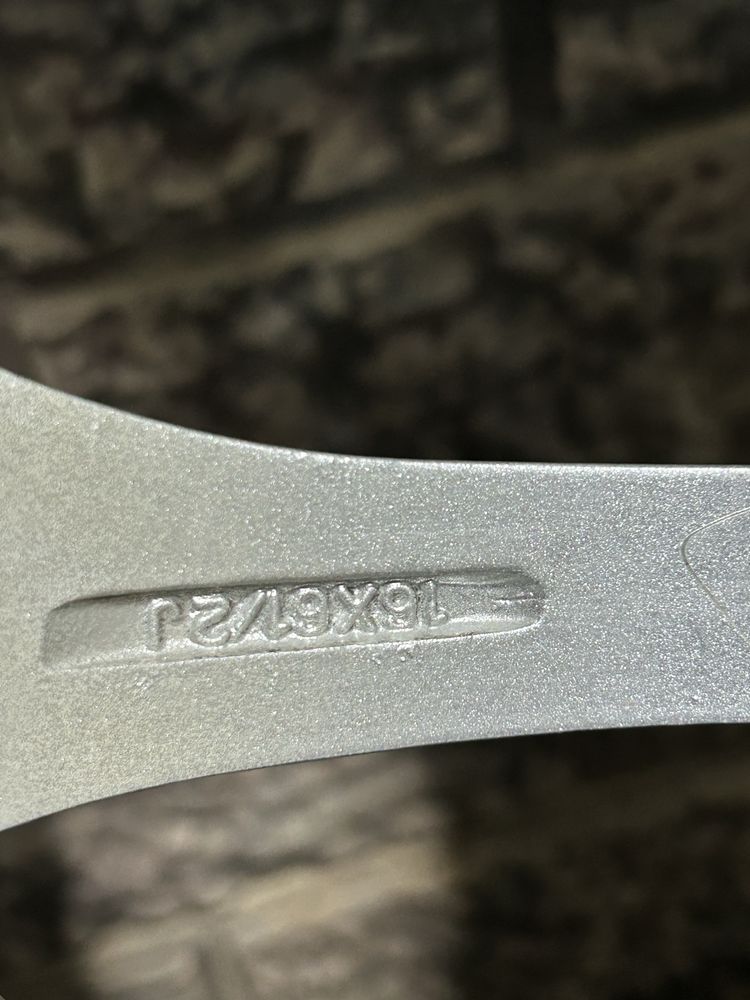 Продам диски R16