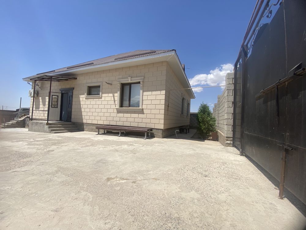 Бозарықта жаңа үй сатылады.
