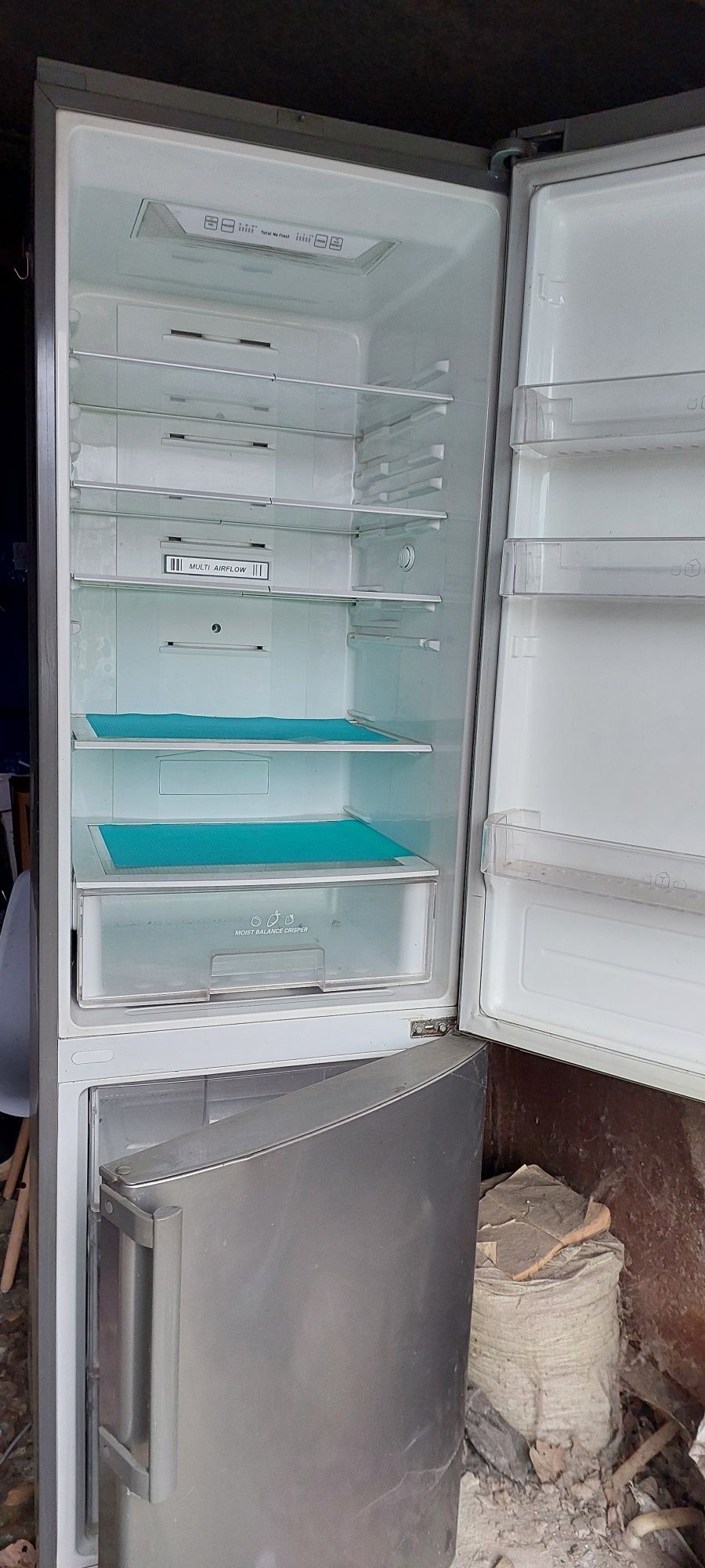 Продам холодильник LG