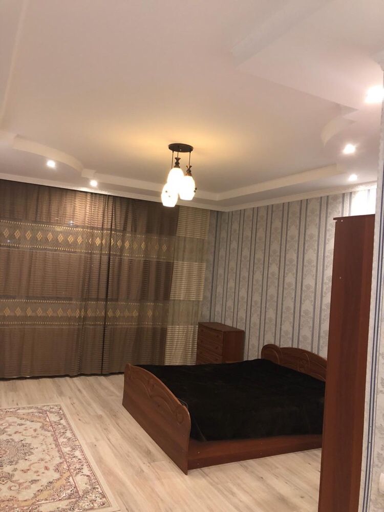 По часам квартира. 8 мкр. Сазда.Космос.