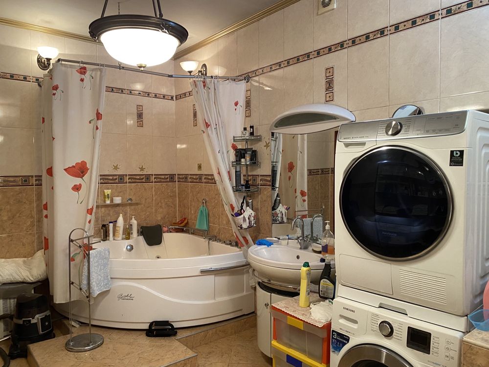 Дом, коттедж с сауной, бассейном и участком
