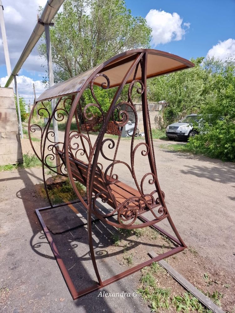 Качеля садовая .