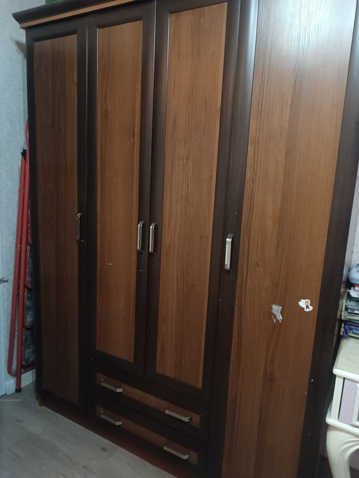 Продам шкафы 30тыс
