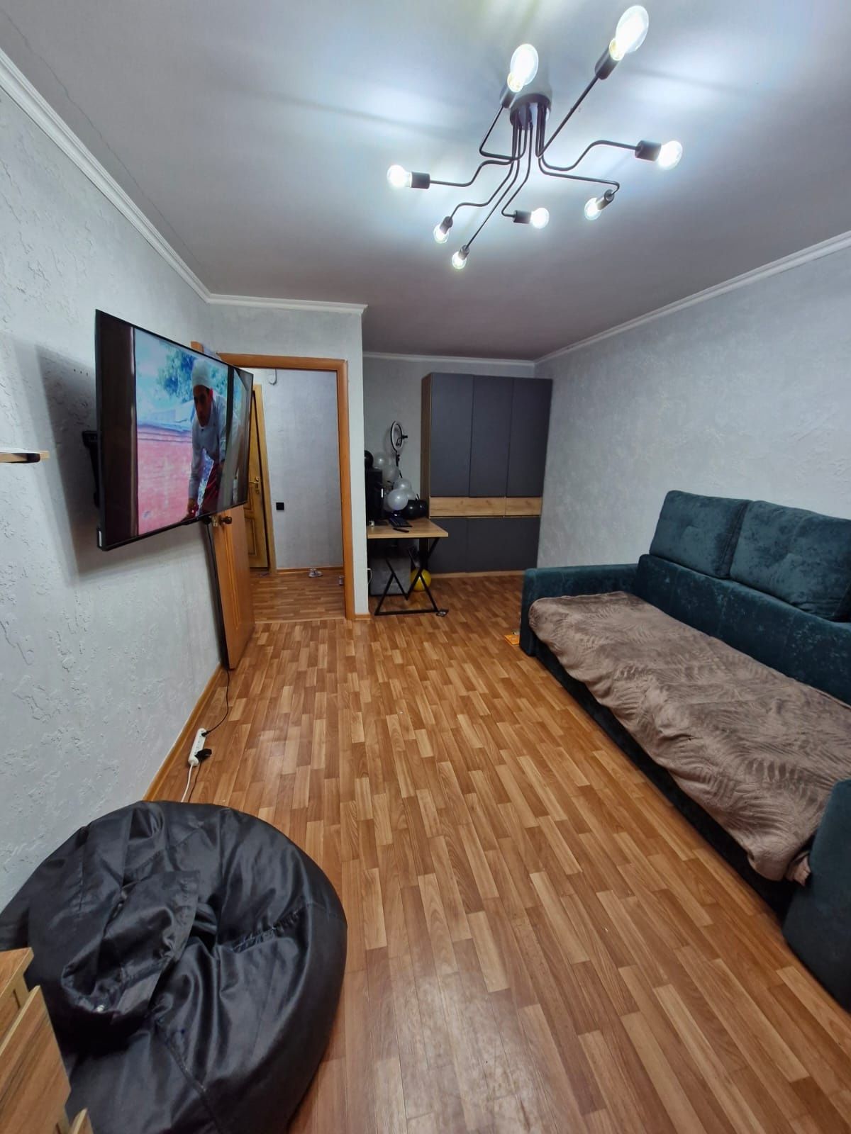Продаётся 1-комнатная квартира 20й мкр 13800