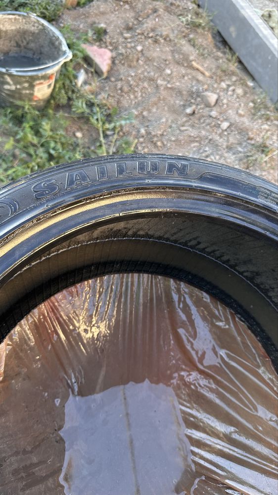 Летние шины 245/40 40ZR19 в хорошем состоянии