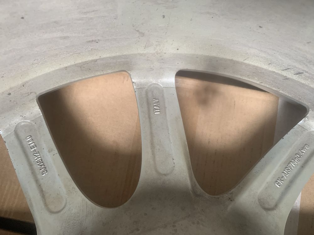 диски на Porsche Cayenne  R 19
