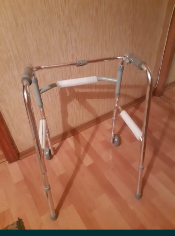 Инвалидовый коляска,ходунок. Пеленка.Биография ту