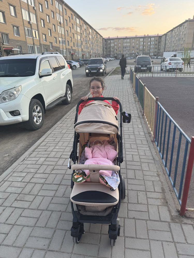 Коляска фирмы Ining baby