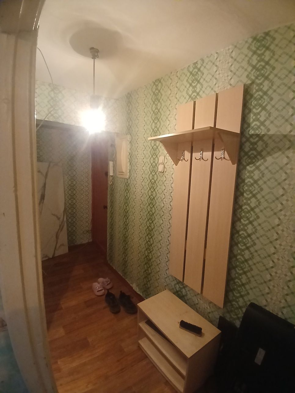 Продам однокомнатную квартиру на 2 мкр.