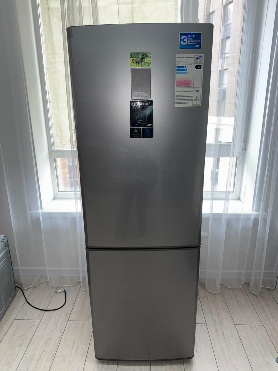 Продаю холодильник Samsung RL34CMG, No Frost