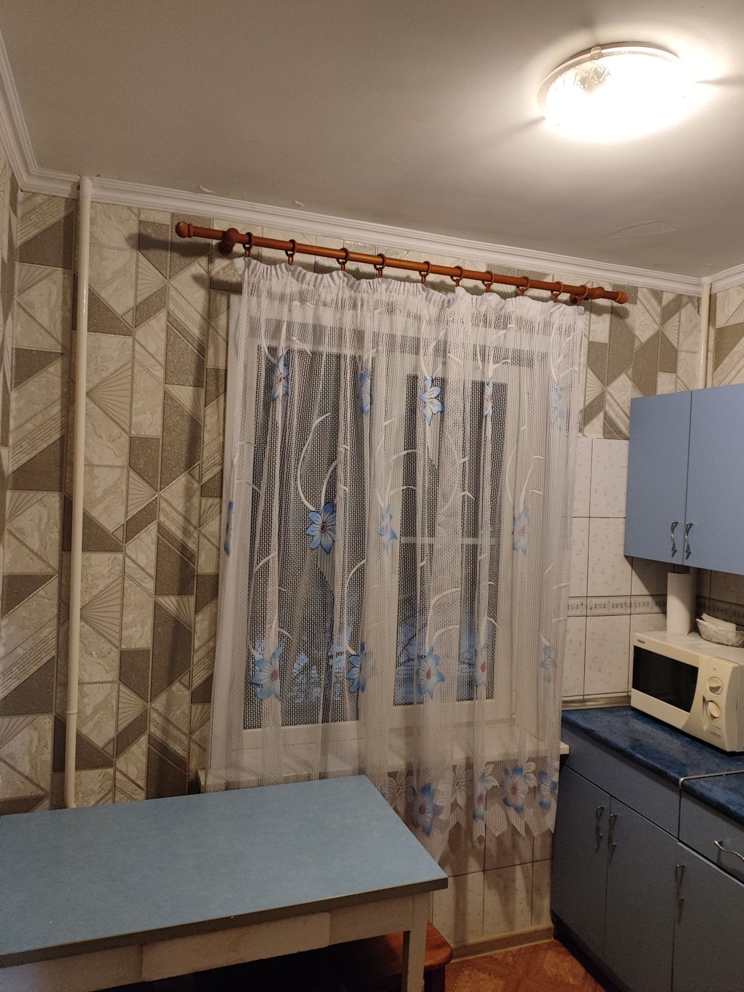 Сдам в аренду 2 ком. Квартиру ,1 микрорайон