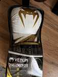 Продам перчатки Venum