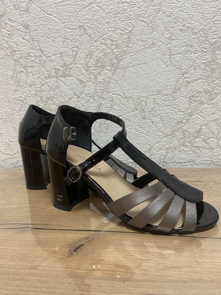 Продам туфли женские
