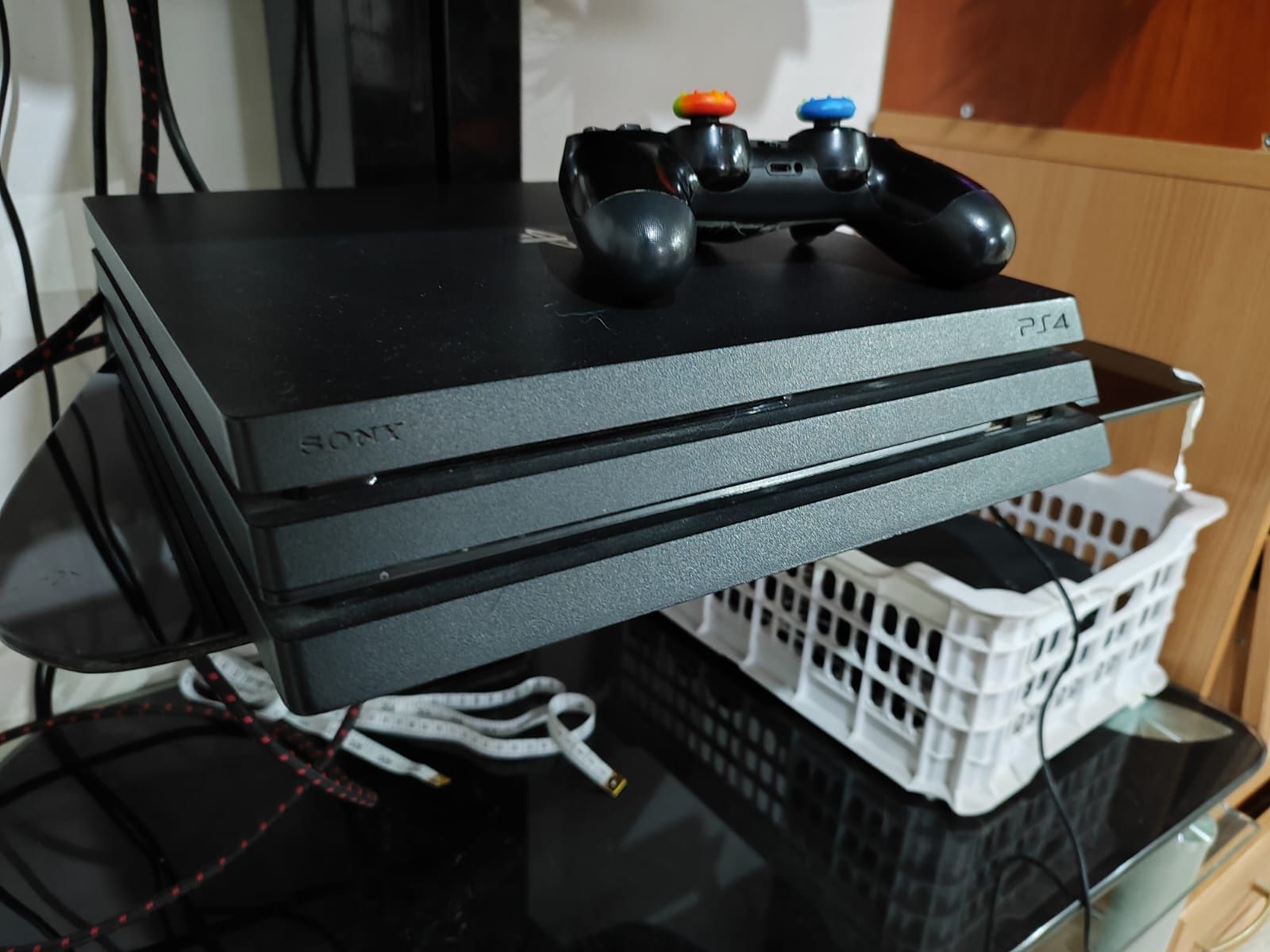 PS4 PROпрошитая 11:00 1000gb+геймпад+диск, в отличном состоянии,Ред,ра