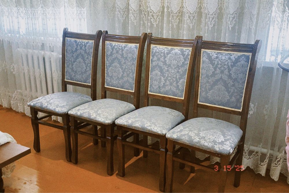 Қонақбөлме орындықтары
