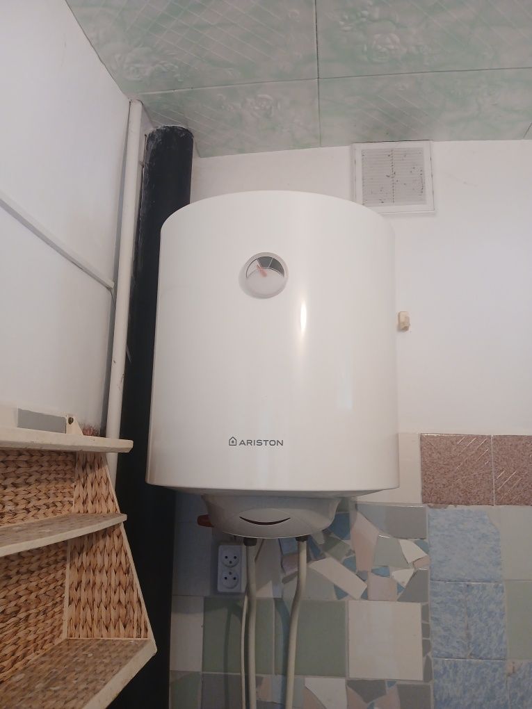 Продам аристон 30 тысяч