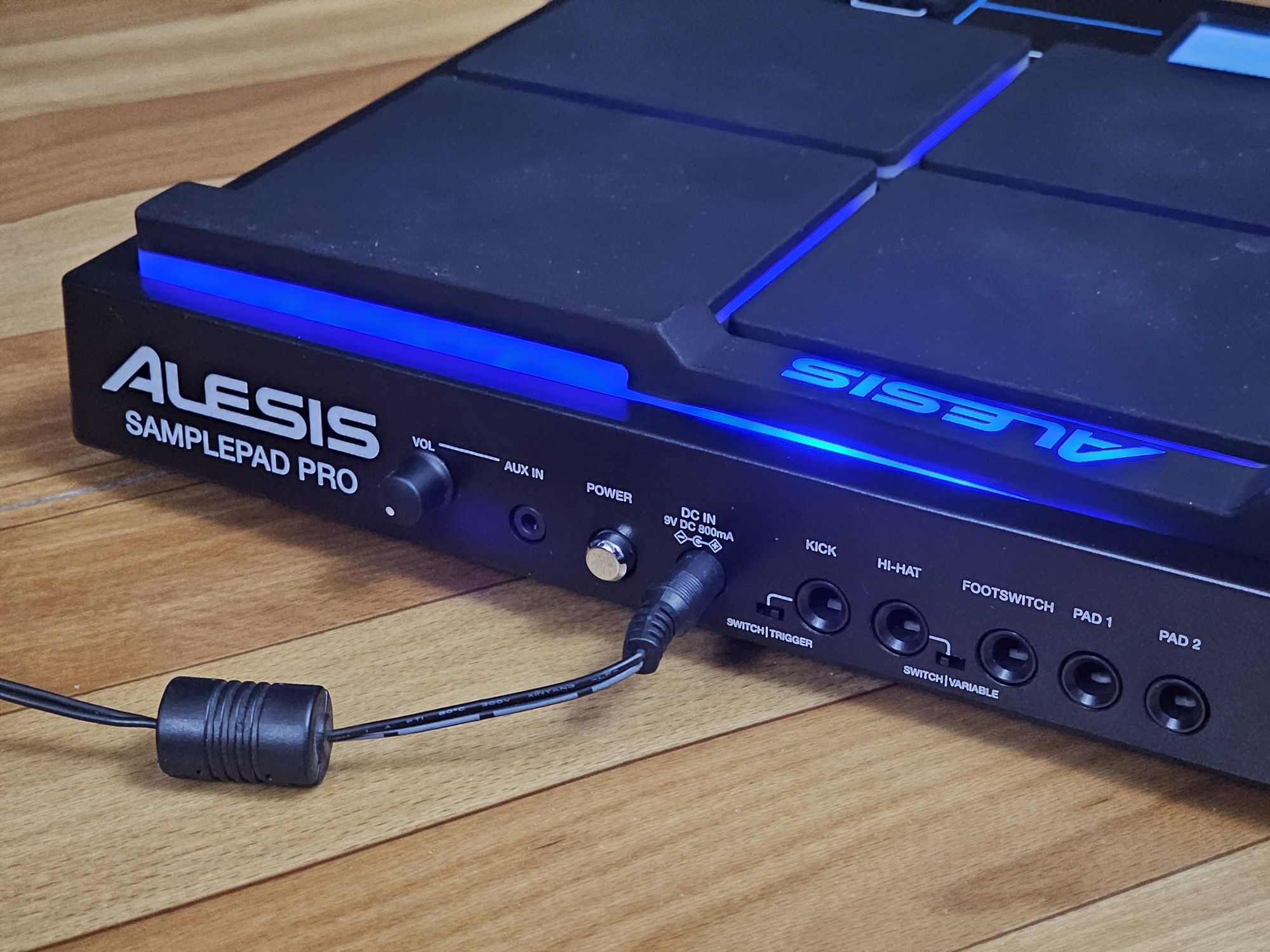 Барабанный миди-контроллер ALESIS SAMPLEPAD PRO