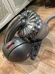 Пылесос Dyson с насадками