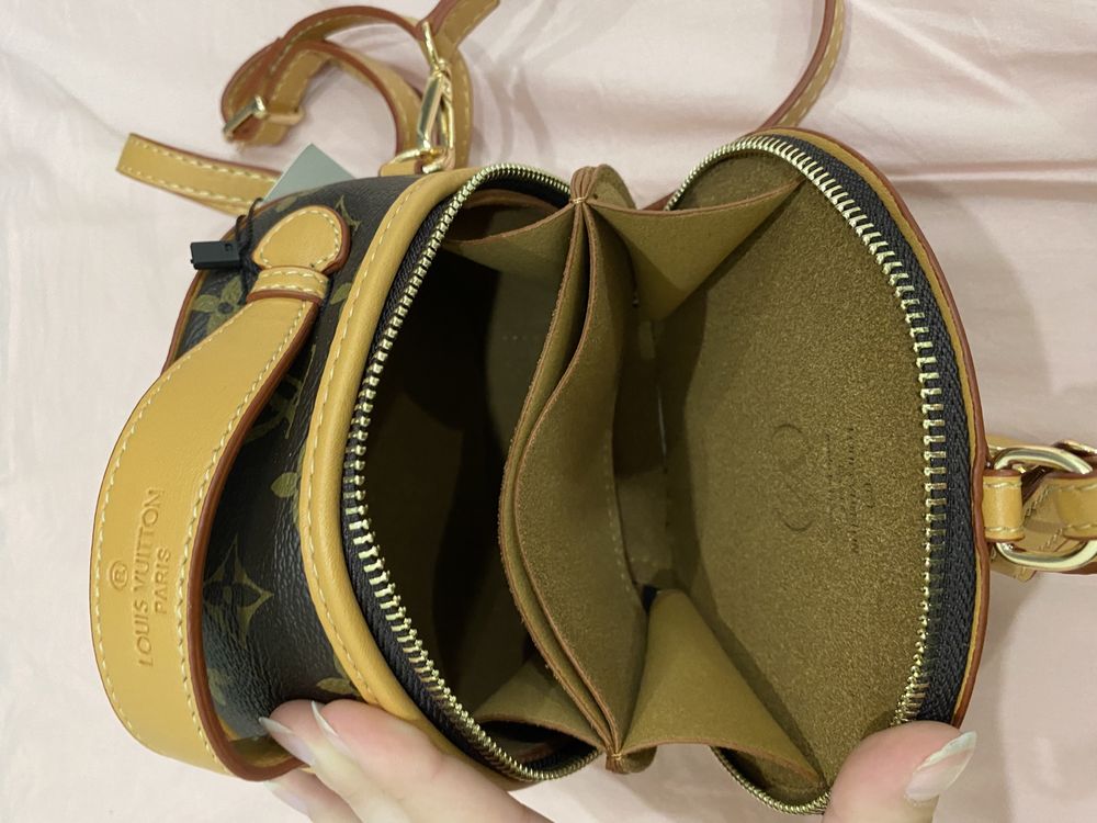 LOUIS VUITTON сумка-клатч