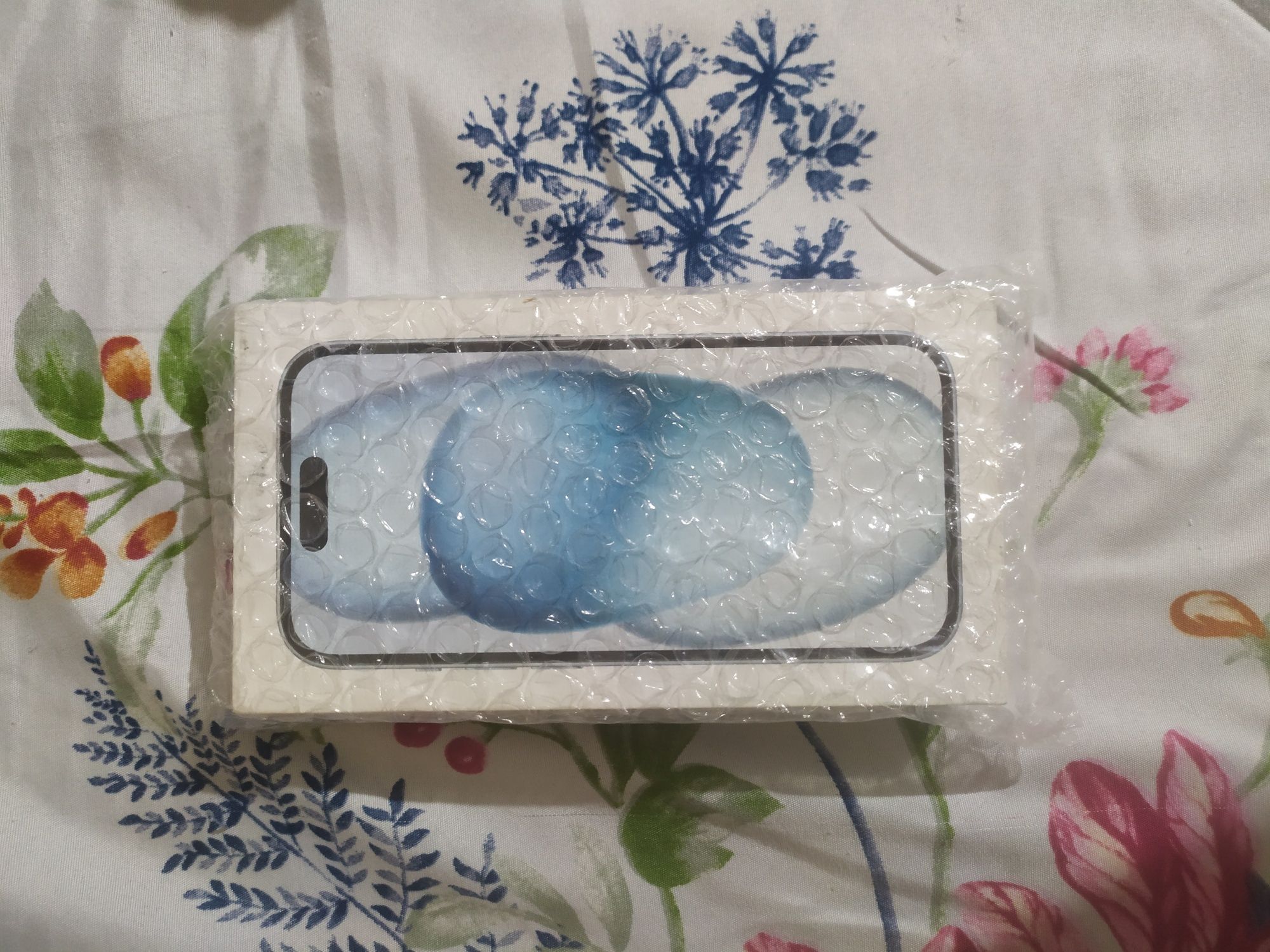 Продам айфон 15 с гарантией