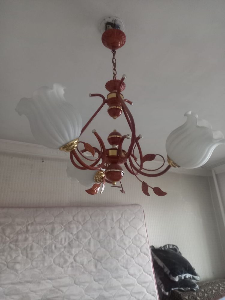 Люстра в отличном состоянии