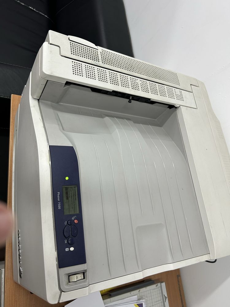 Продам цветной принтер Xerox Phaser 7500