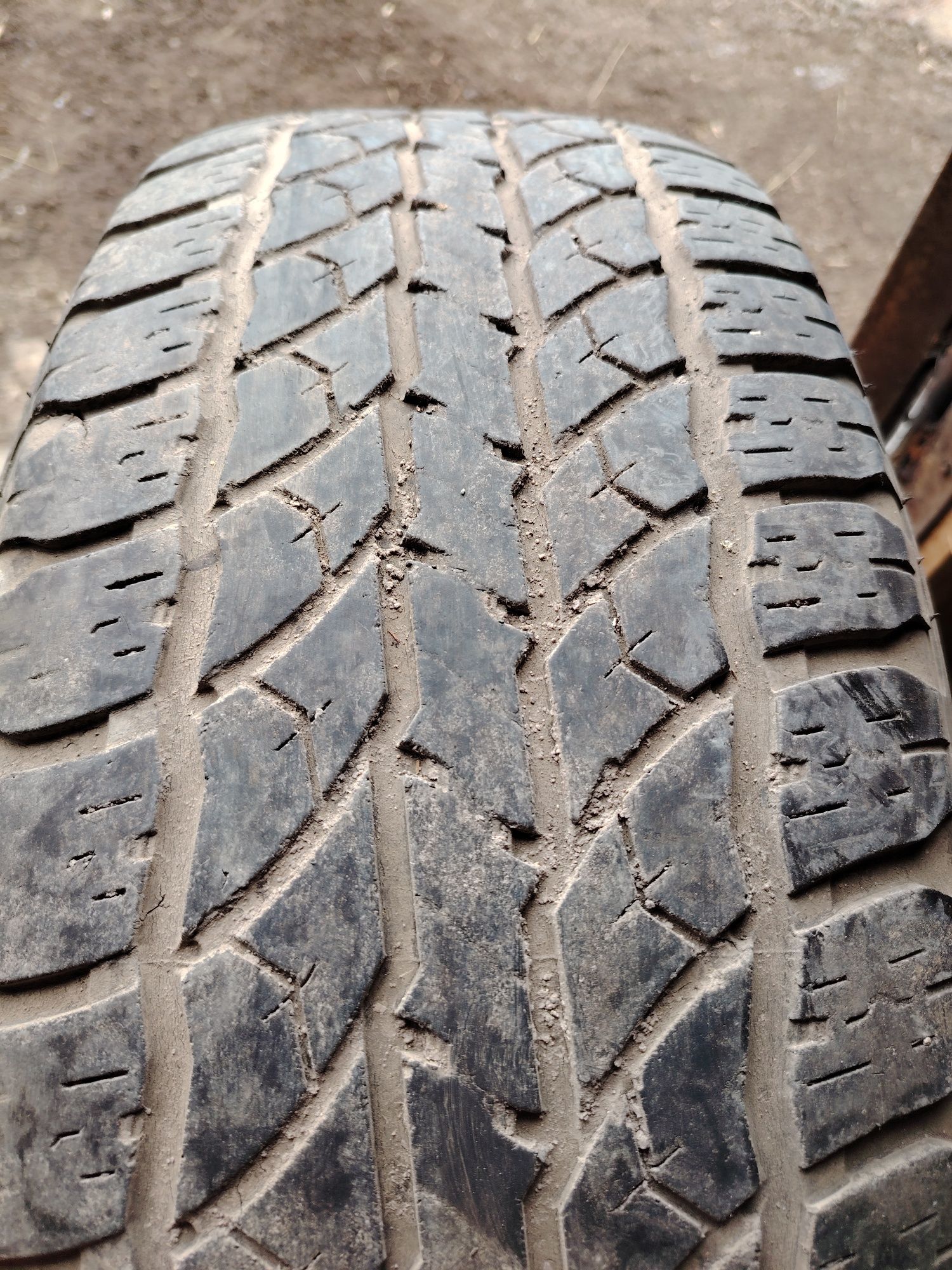 Продам  шины R16