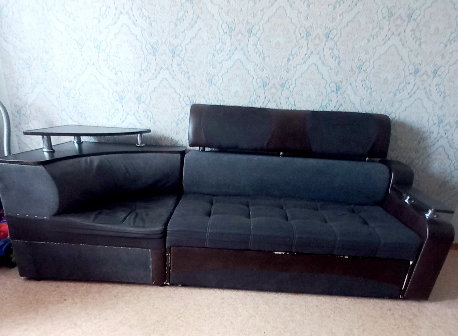 Продаю диван с  2  креслами