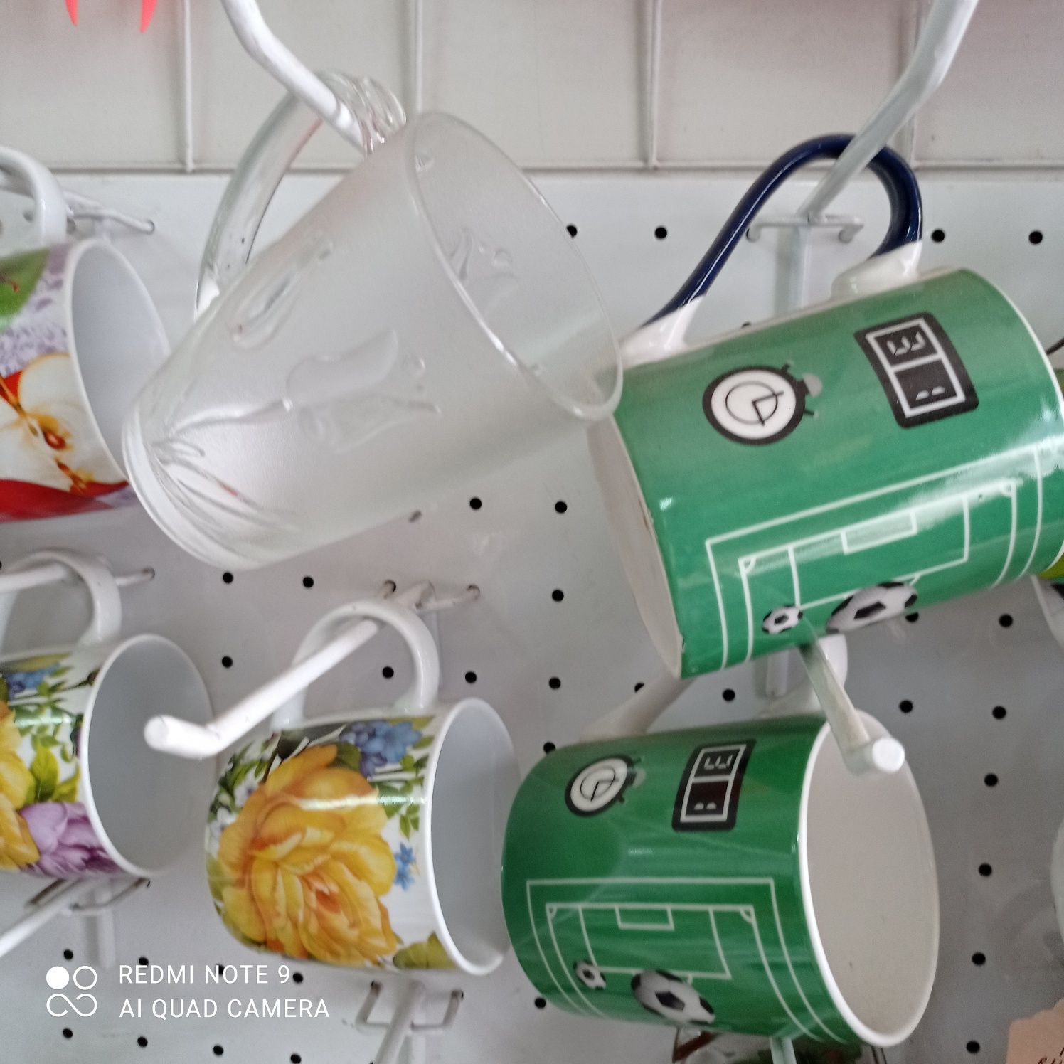 Продам кружки стеклянные и фарфоровые