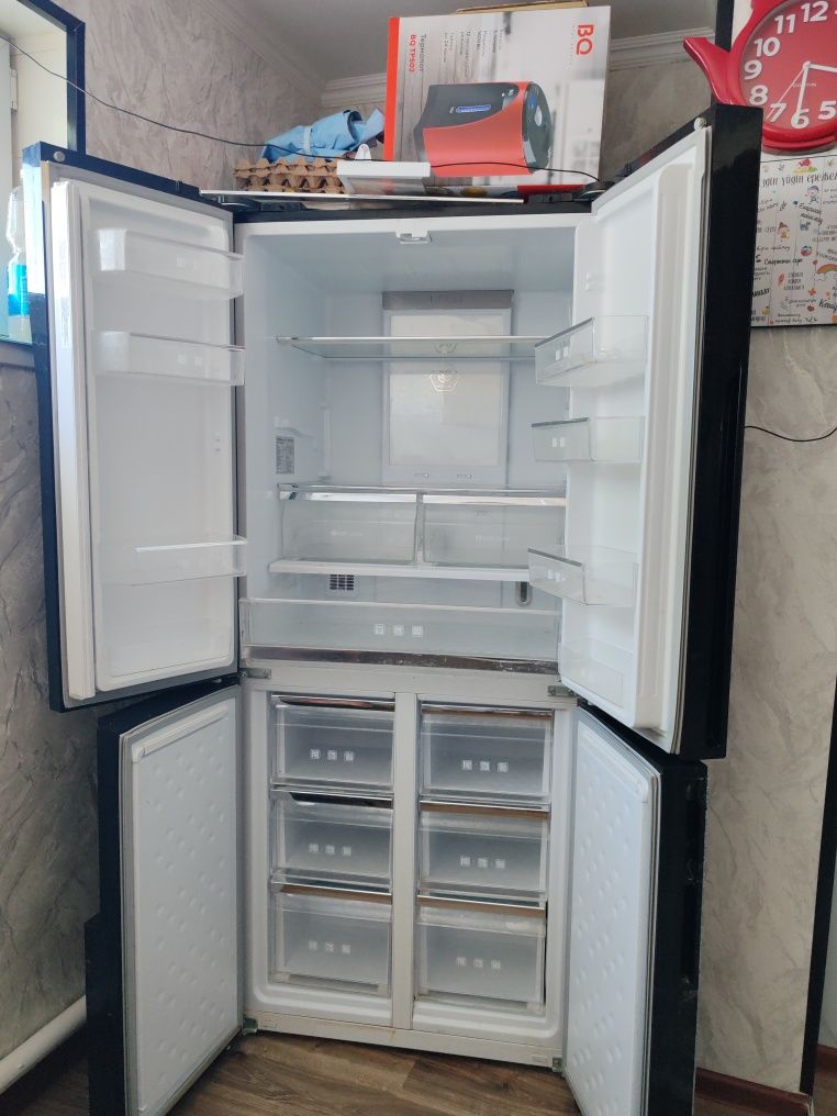 Холодильник продаётся можно отремонтировать большая