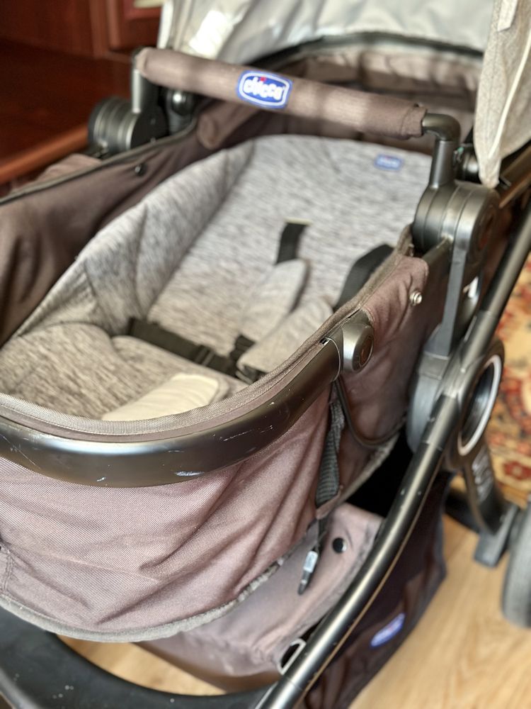 Коляска Chicco Urban 2 в 1 (люлька + прогулка 2 в 1)