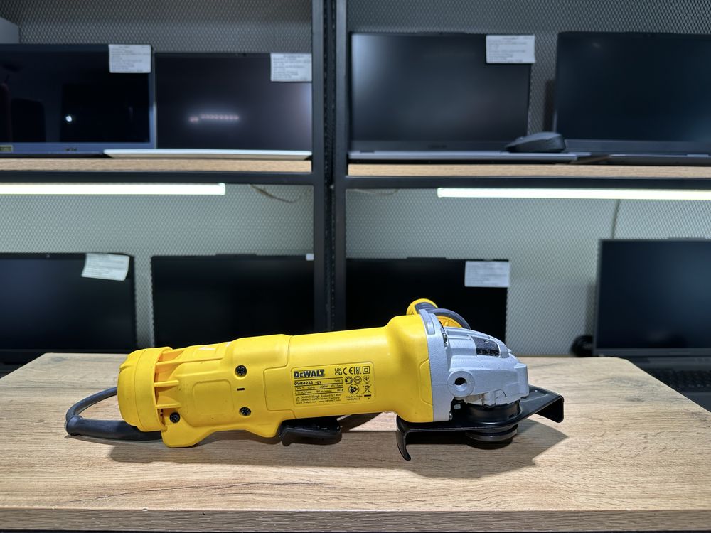 Шлифмашина угловая DeWalt DWE4233-QS, новая, 10112/А10