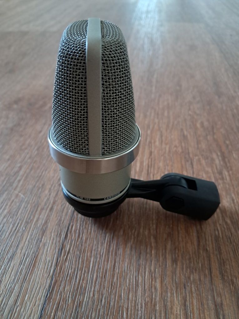 Neumann tlm  102